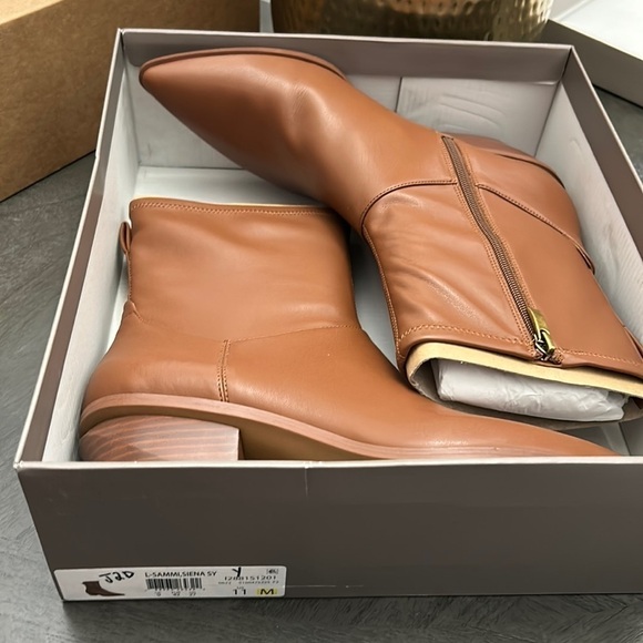 Franco Sarto Sienna Sammi Bootie - Picture 2 of 7